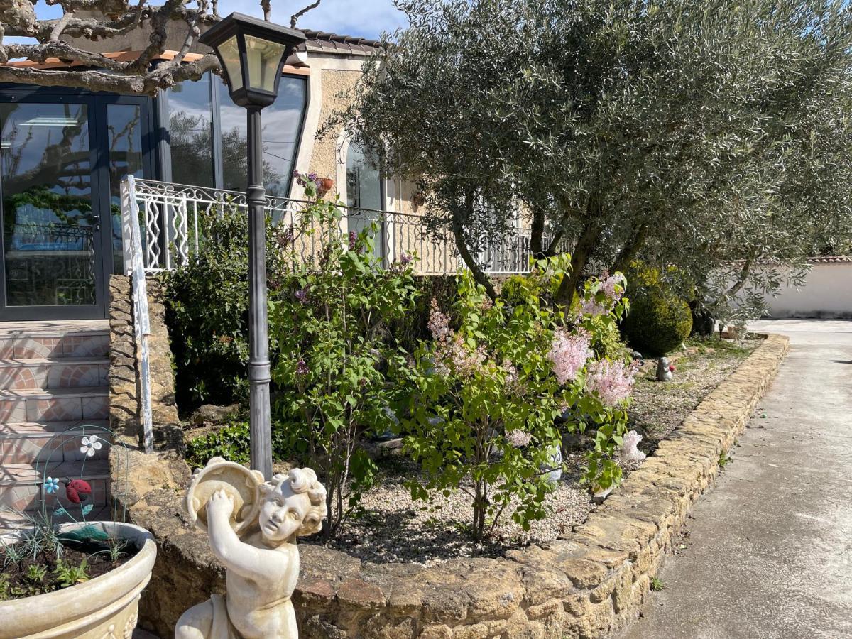 Studio Les Petits Lutins Entraigues-sur-la-Sorgue ภายนอก รูปภาพ