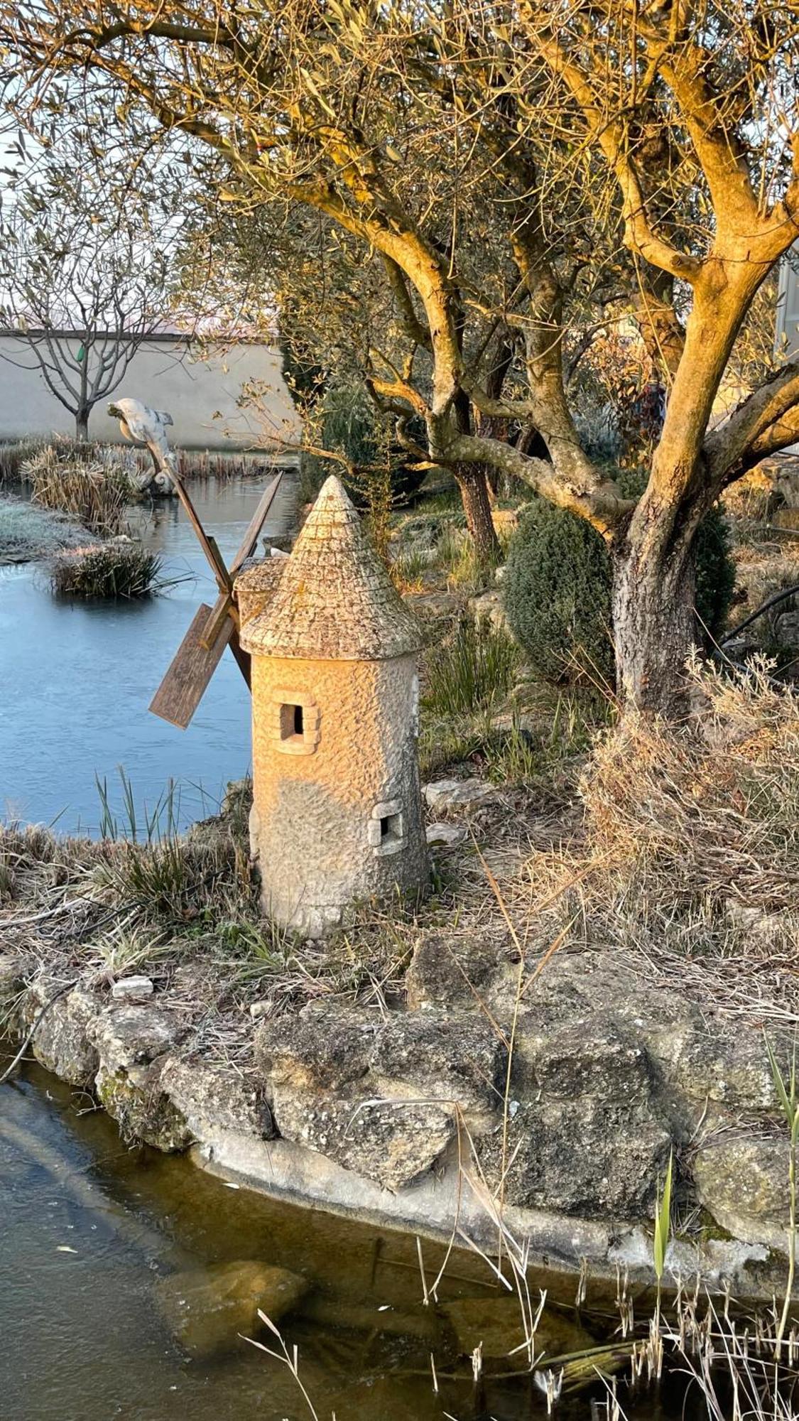 Studio Les Petits Lutins Entraigues-sur-la-Sorgue ภายนอก รูปภาพ